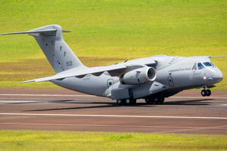 Megérkezett Magyarországra az első magyar KC-390 katonai szállítórepülőgép