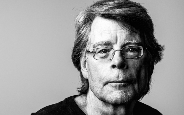 Stephen King is törölte magát a Facebookról