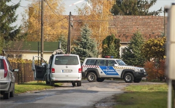 Gépfegyverrel lőtt a bőnyi rendőrgyilkos, hősi halottá nyilvánítják az áldozatot