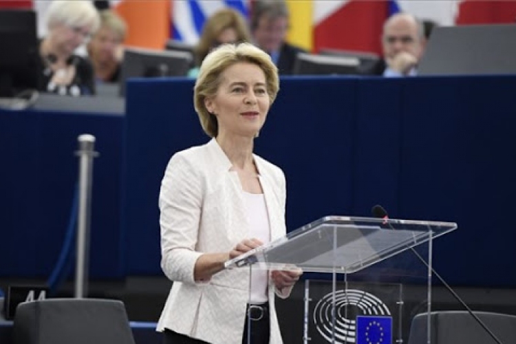 Von der Leyen: nagy aggodalomra adnak okot a vírusmutációk